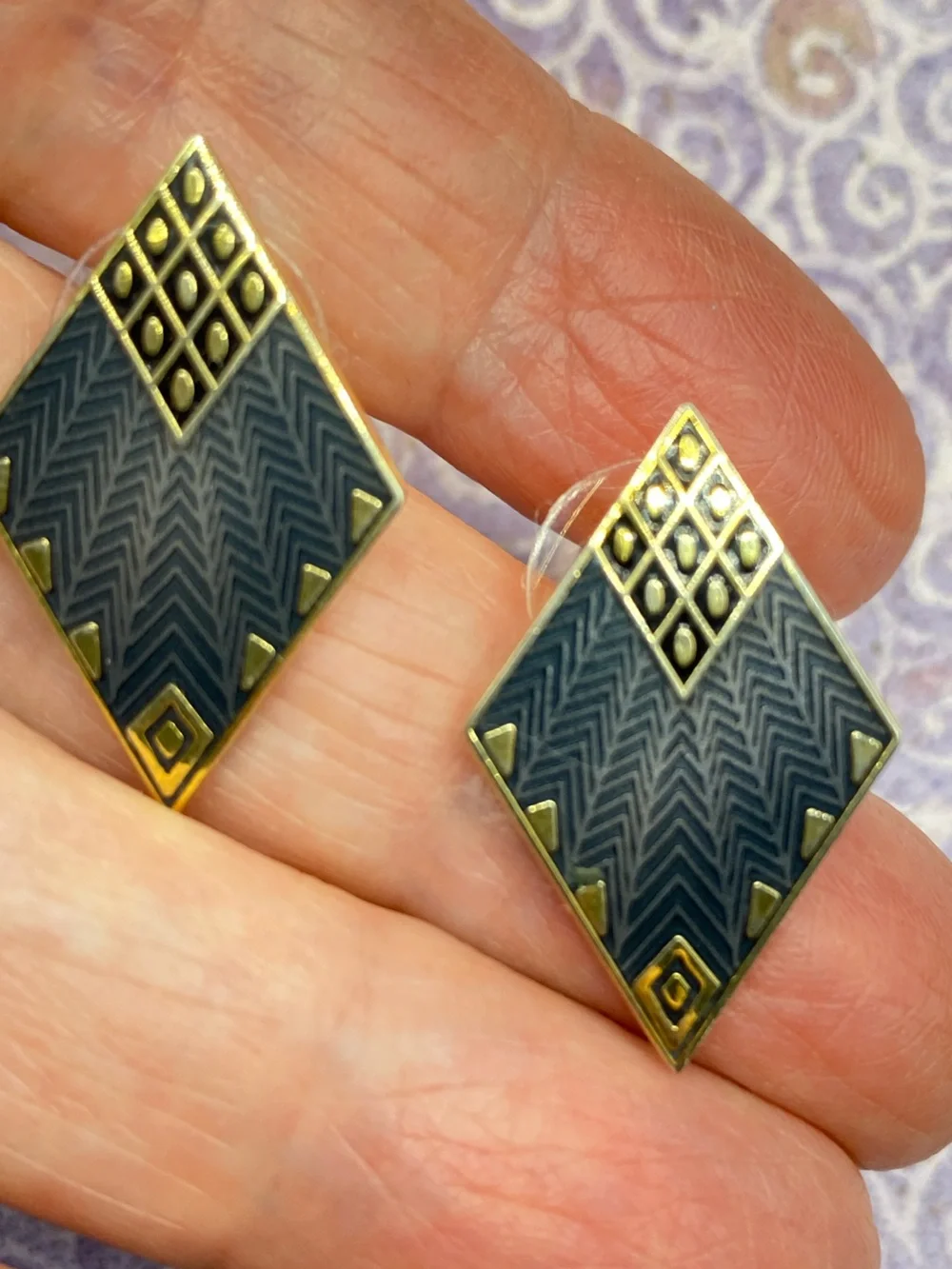 NUSI Vintage Pierced Earrings Inlay Fold Metal & Enamel Diamond Shaped Gray